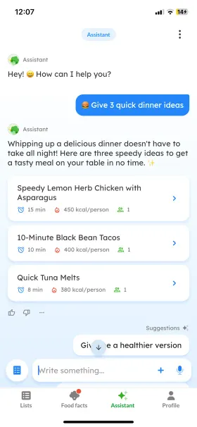 Listonic's assistant answering "Give 3 quick dinner ideas" with Speedy Lemon Herb Chicken with Asparagus at 15 minutes, 10-Minute Black Bean Tacos and Quick Tuna Melts at 8 minutes, each showing calories per person